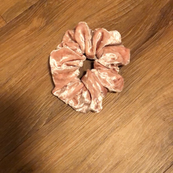 Scrunchie - Picture 1 of 1
